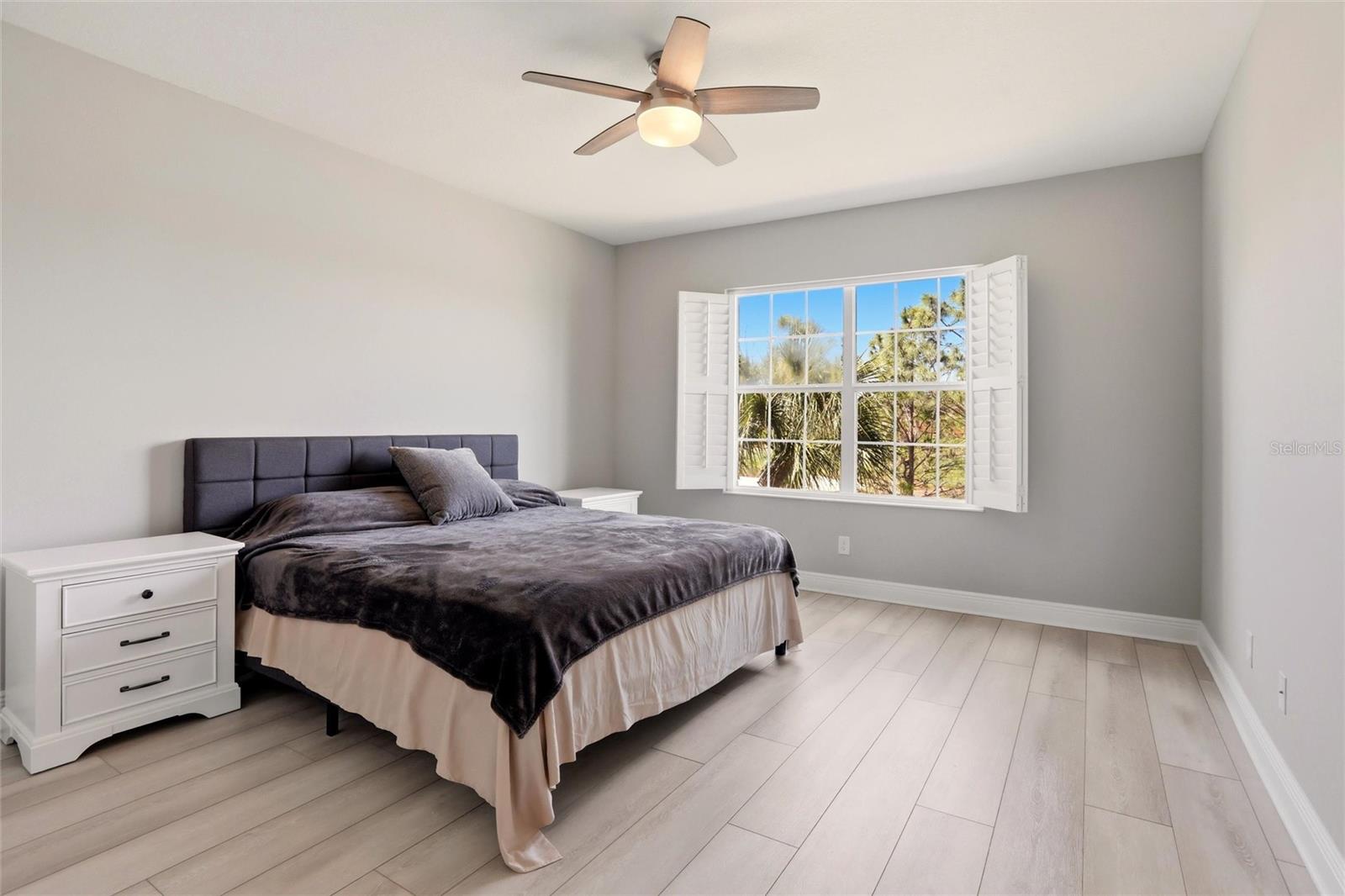 Image 28 of 47 For 8142 Miramar Way