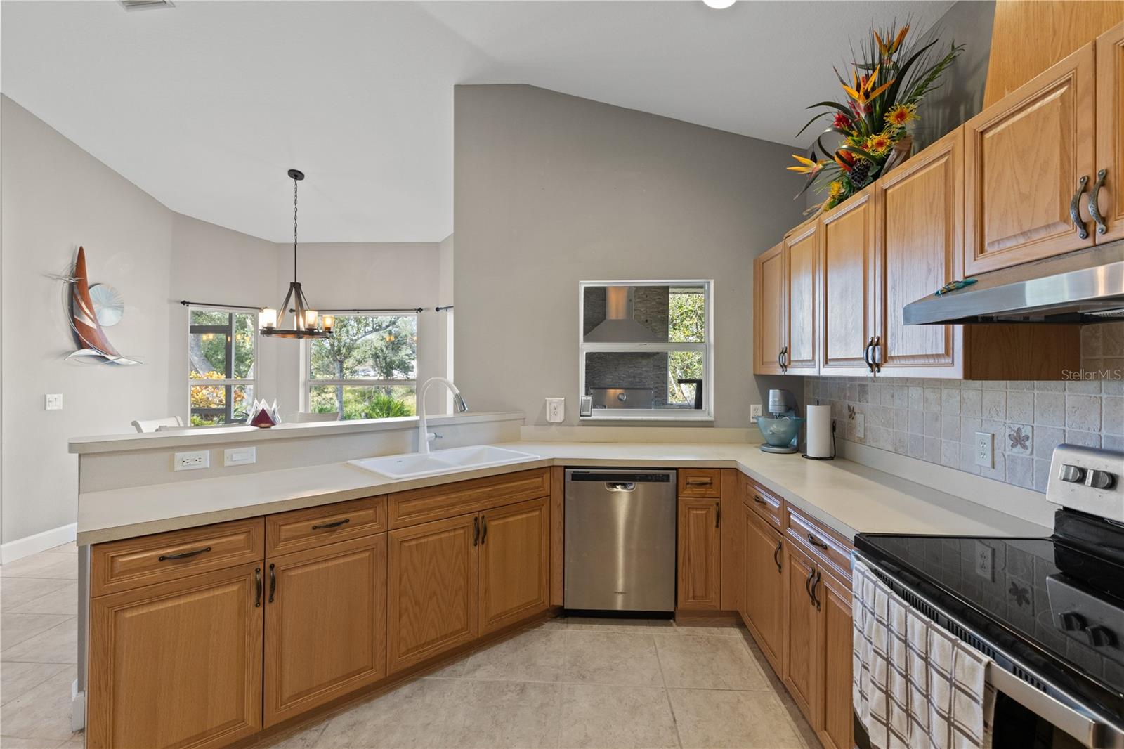 Image 14 of 45 For 27350 San Carlos Drive