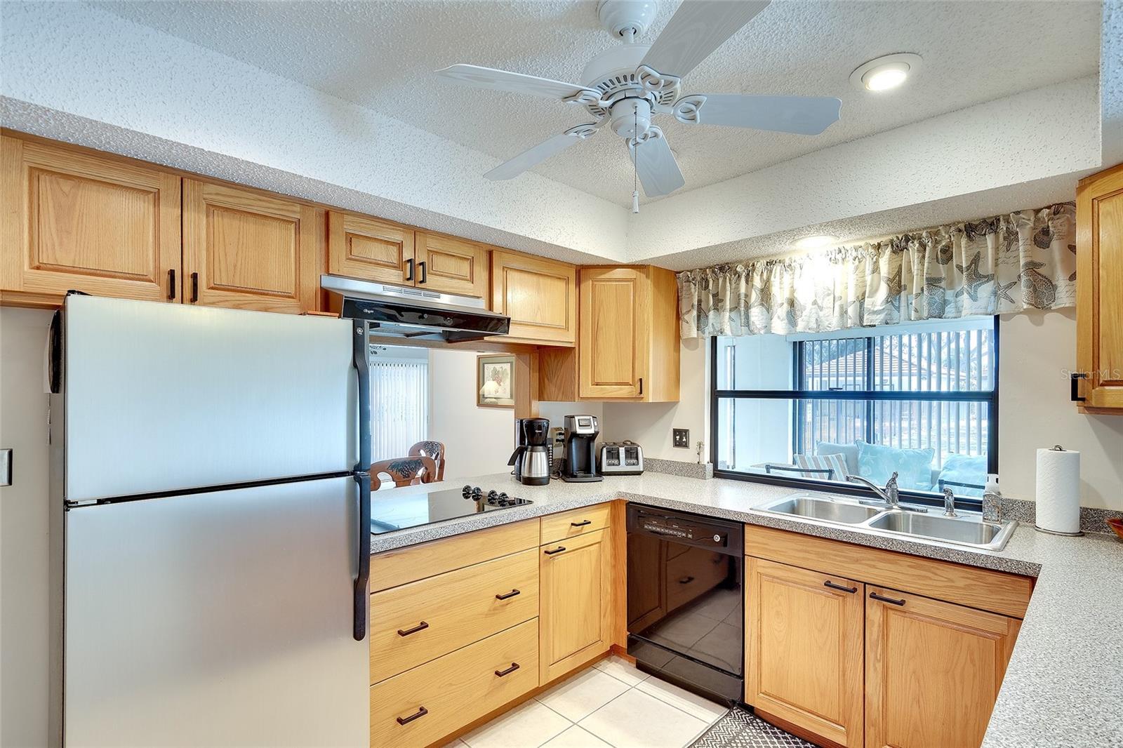 Image 14 of 34 For 6004 Vivienda Drive 8