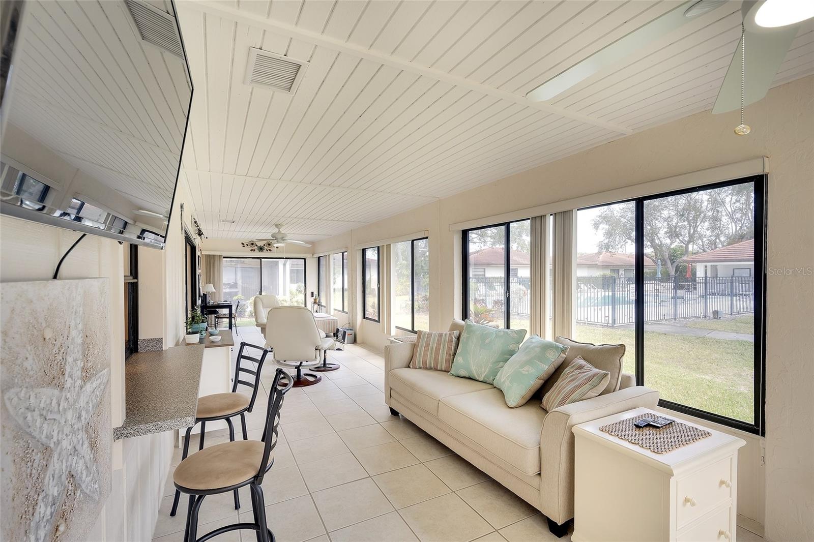 Image 19 of 34 For 6004 Vivienda Drive 8