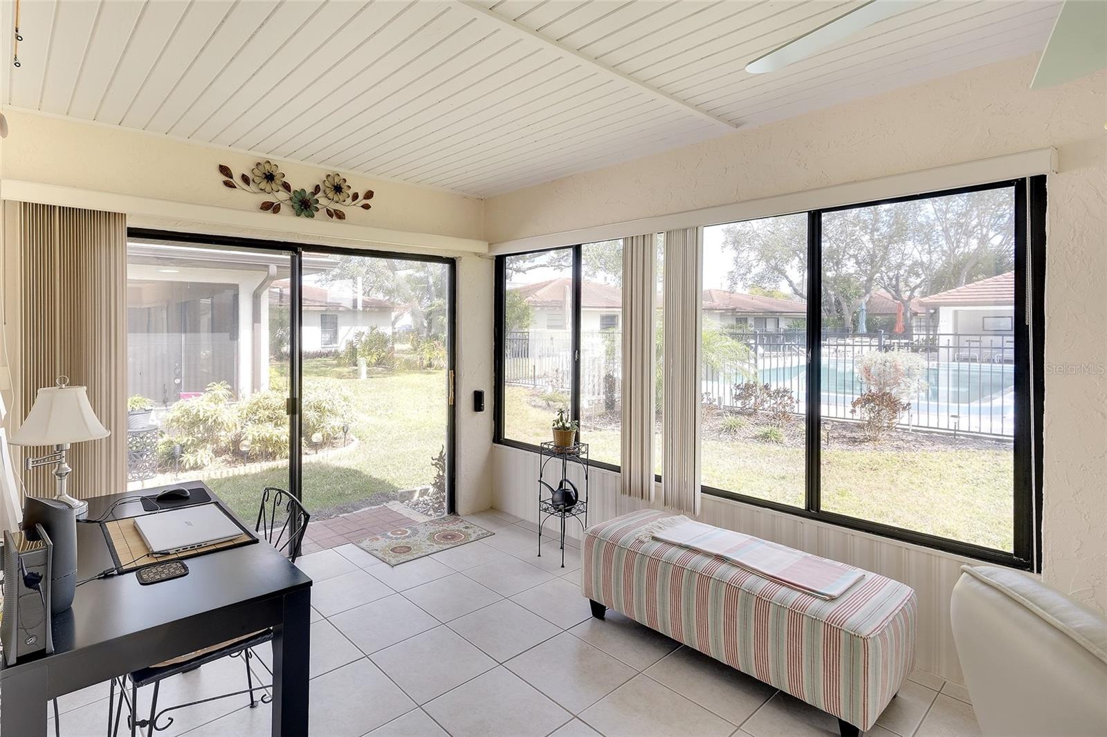 Image 21 of 34 For 6004 Vivienda Drive 8