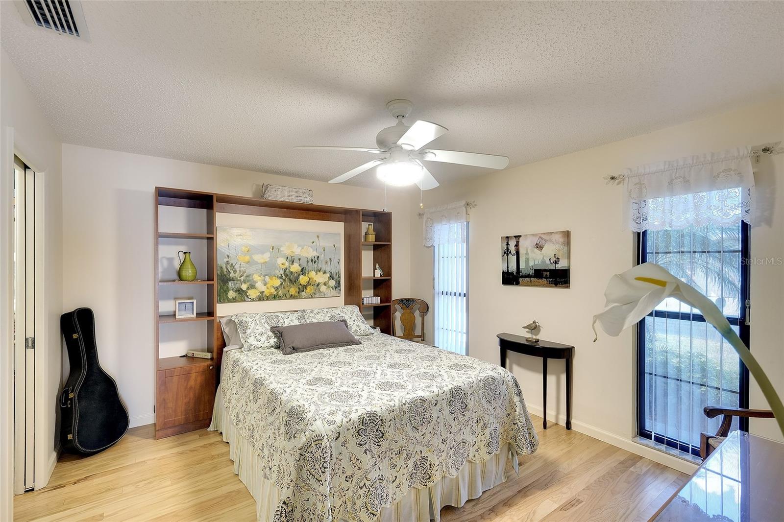 Image 4 of 34 For 6004 Vivienda Drive 8