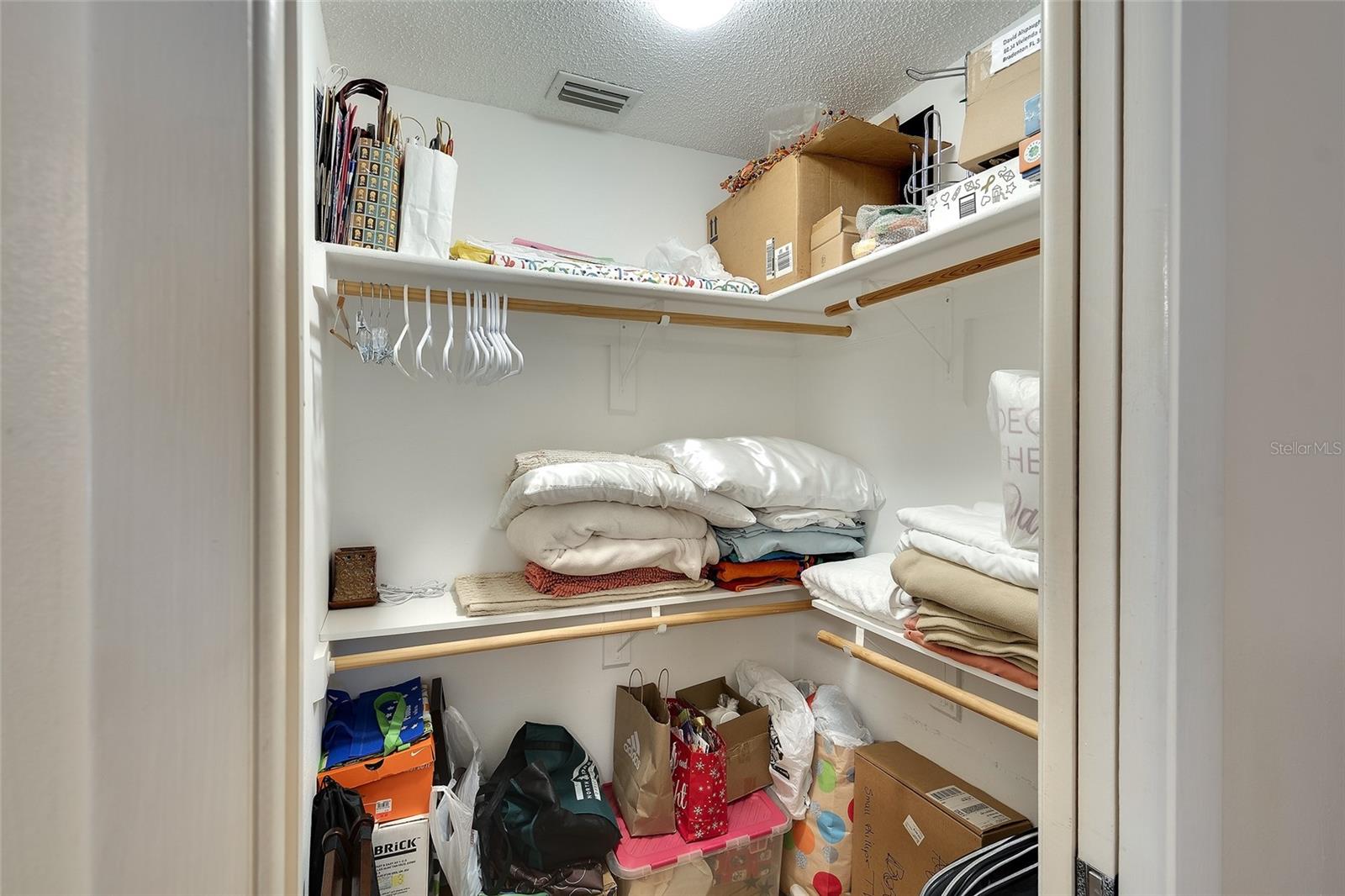 Image 6 of 34 For 6004 Vivienda Drive 8