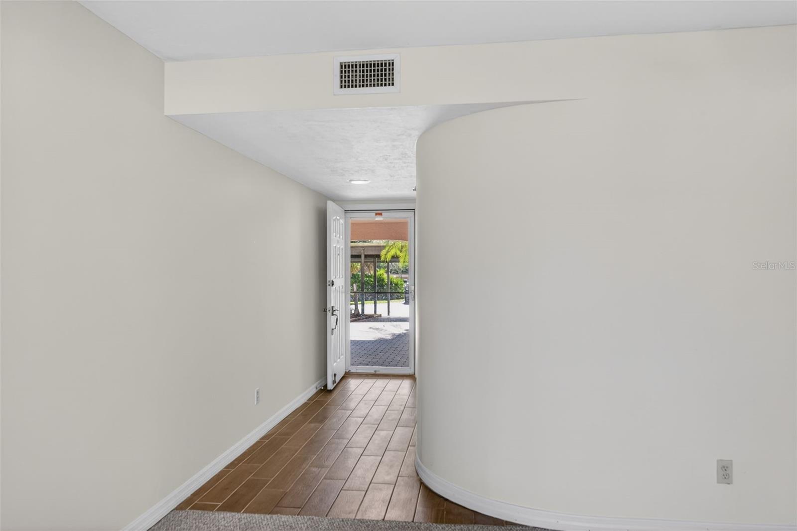 Image 12 of 68 For 23465 Harborview Road 814