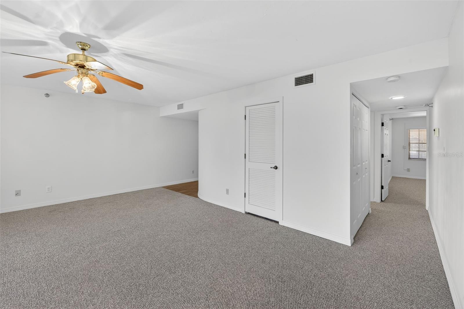 Image 16 of 68 For 23465 Harborview Road 814