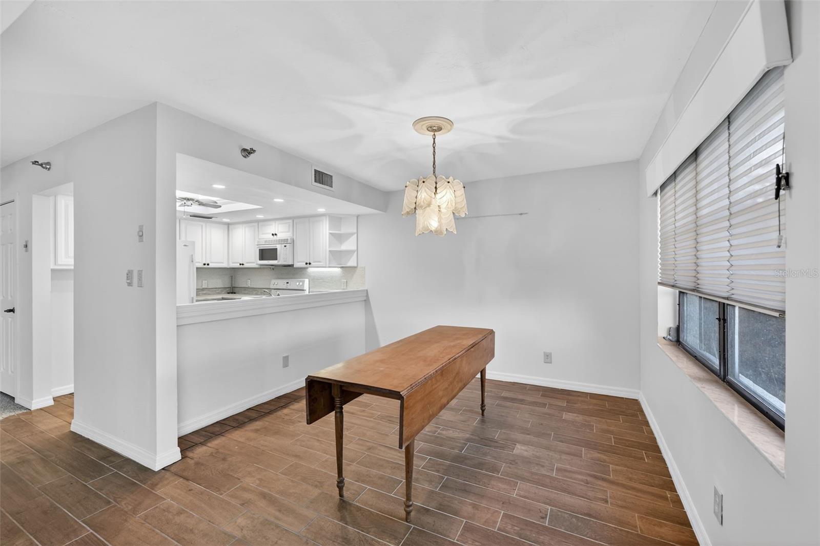 Image 22 of 68 For 23465 Harborview Road 814