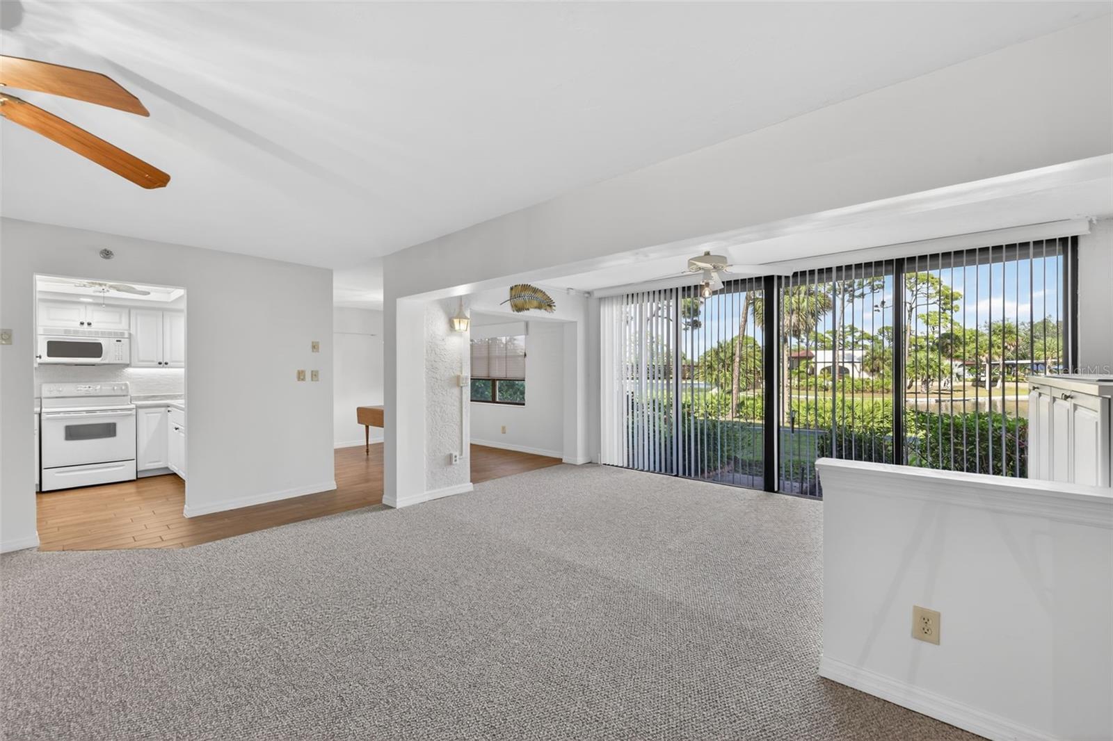 Image 25 of 68 For 23465 Harborview Road 814