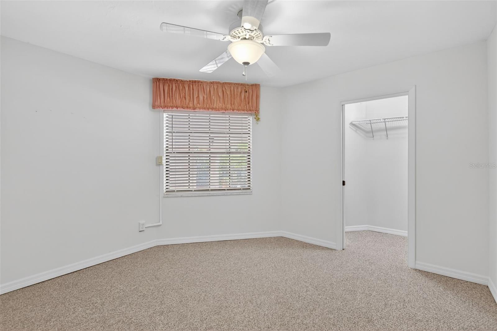 Image 33 of 68 For 23465 Harborview Road 814