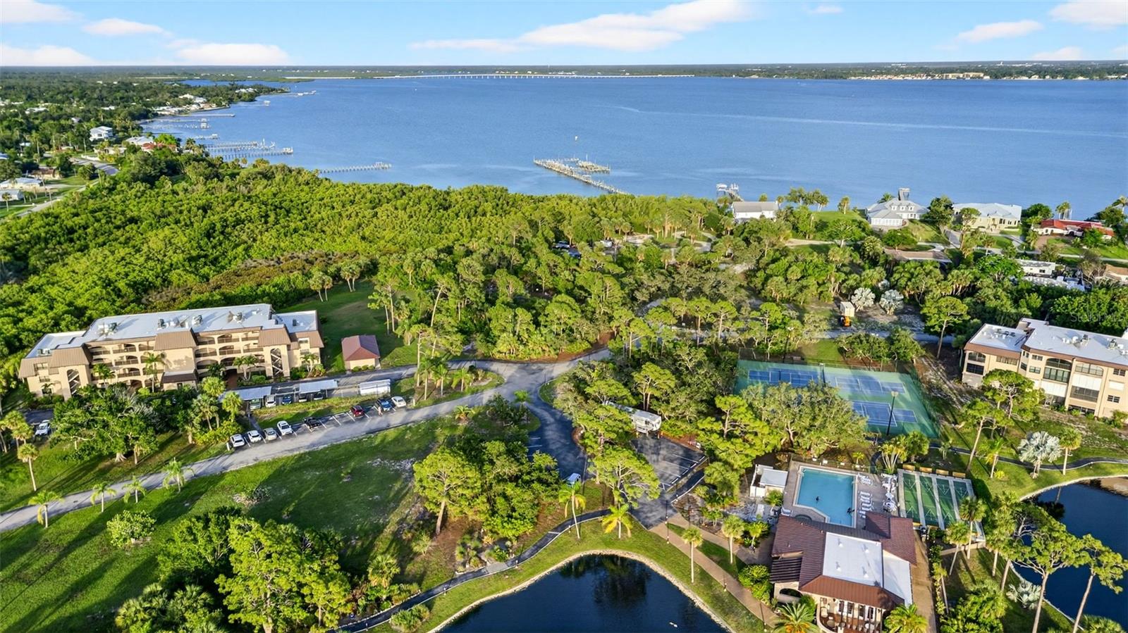 Image 50 of 68 For 23465 Harborview Road 814