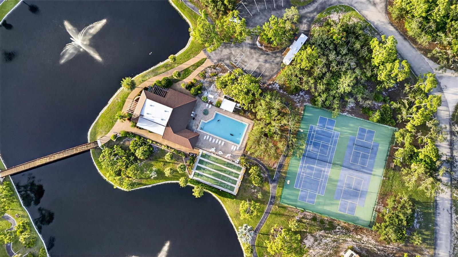 Image 51 of 68 For 23465 Harborview Road 814