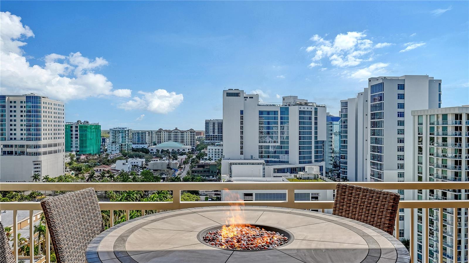 Image 13 of 40 For 35 Watergate Drive 1506