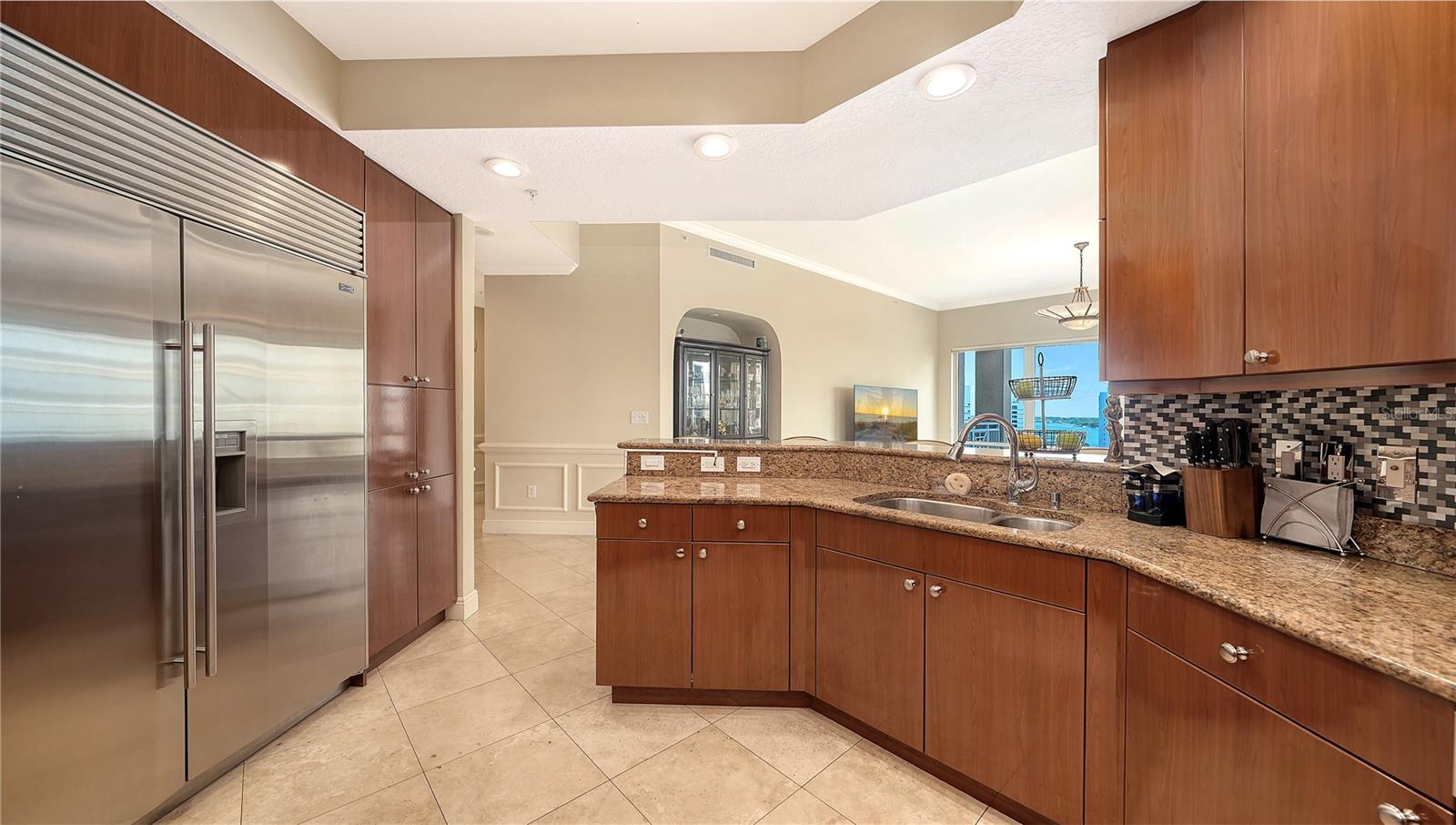 Image 19 of 40 For 35 Watergate Drive 1506