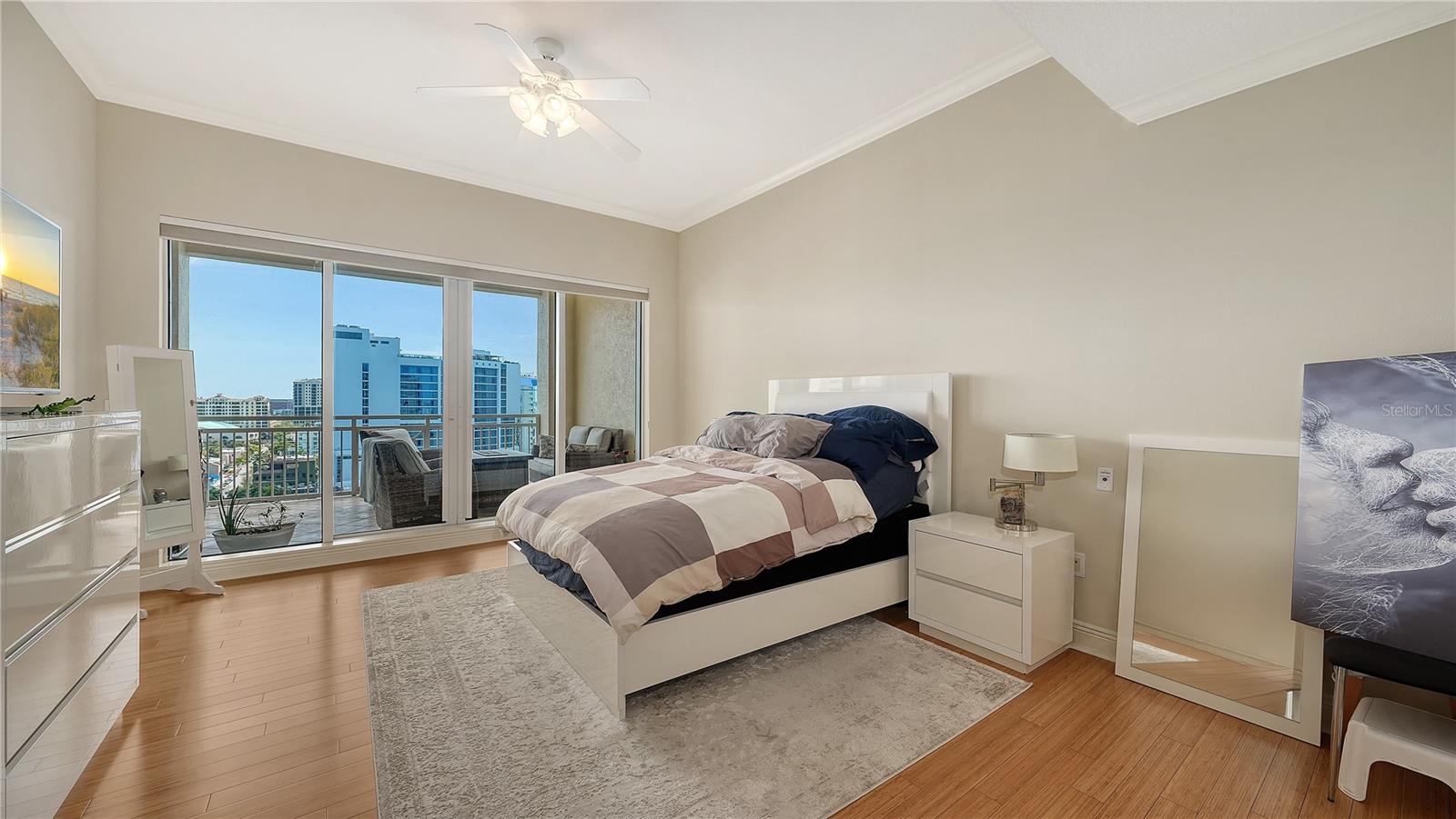 Image 20 of 40 For 35 Watergate Drive 1506