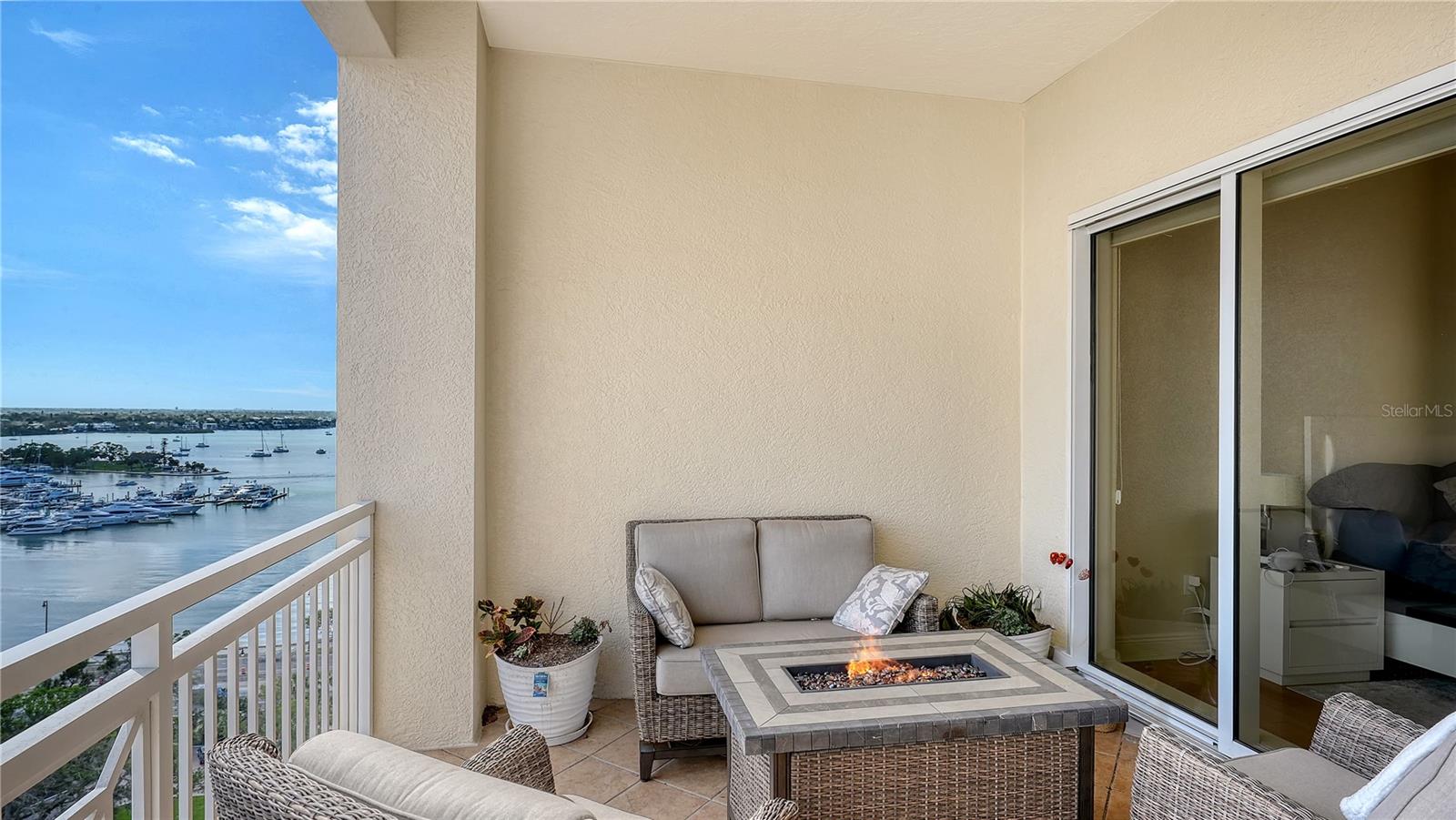 Image 21 of 40 For 35 Watergate Drive 1506