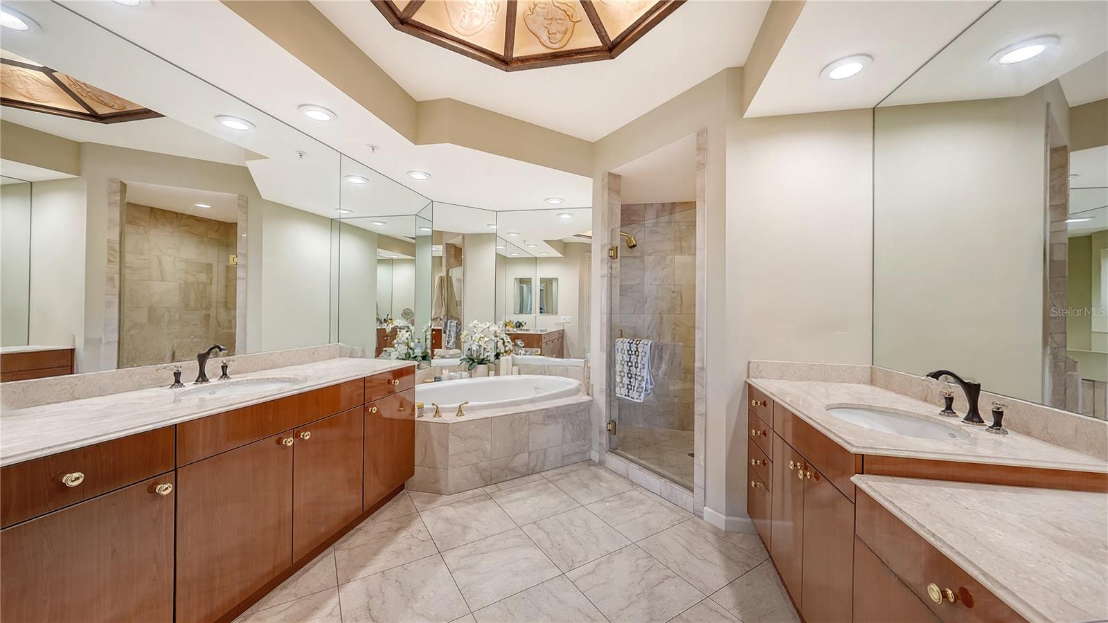 Image 23 of 40 For 35 Watergate Drive 1506