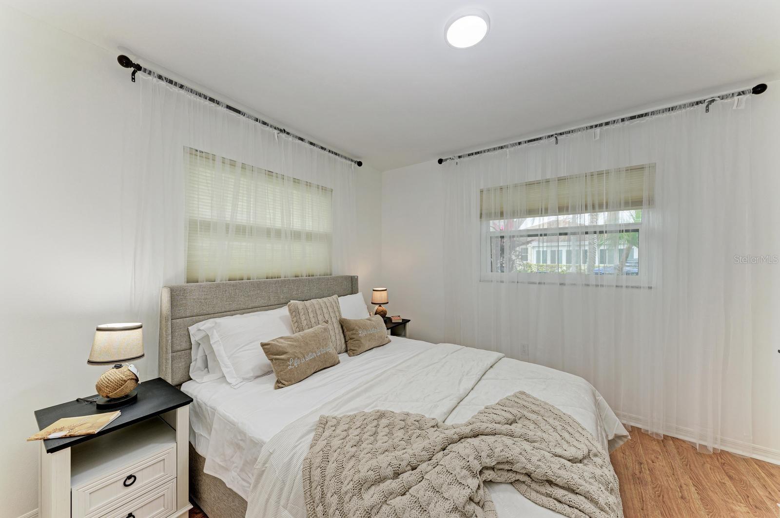 Image 14 of 23 For 3316 Vivienda Boulevard