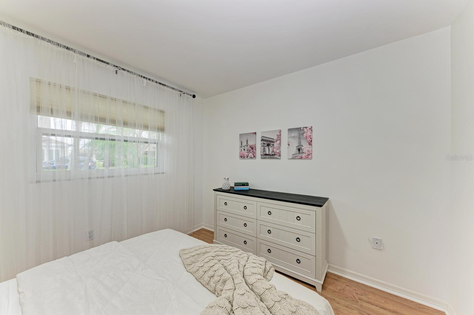 Image 15 of 23 For 3316 Vivienda Boulevard