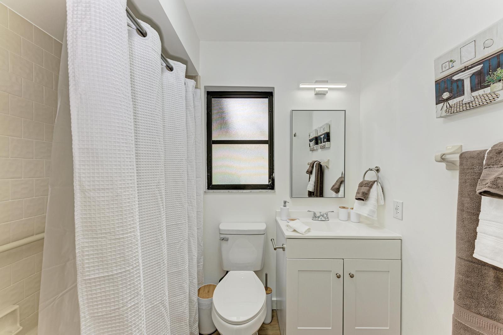 Image 17 of 23 For 3316 Vivienda Boulevard