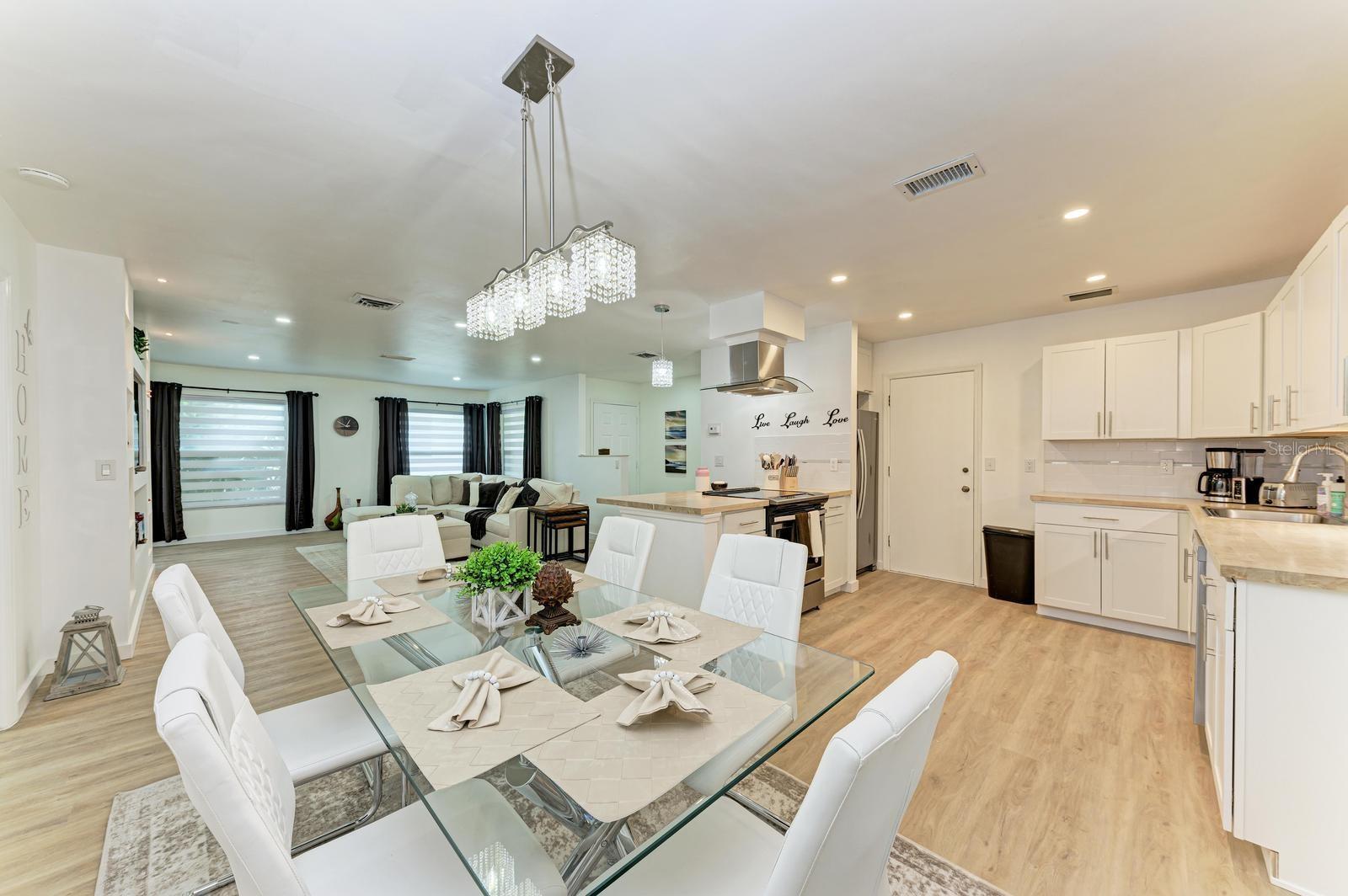 Image 8 of 23 For 3316 Vivienda Boulevard