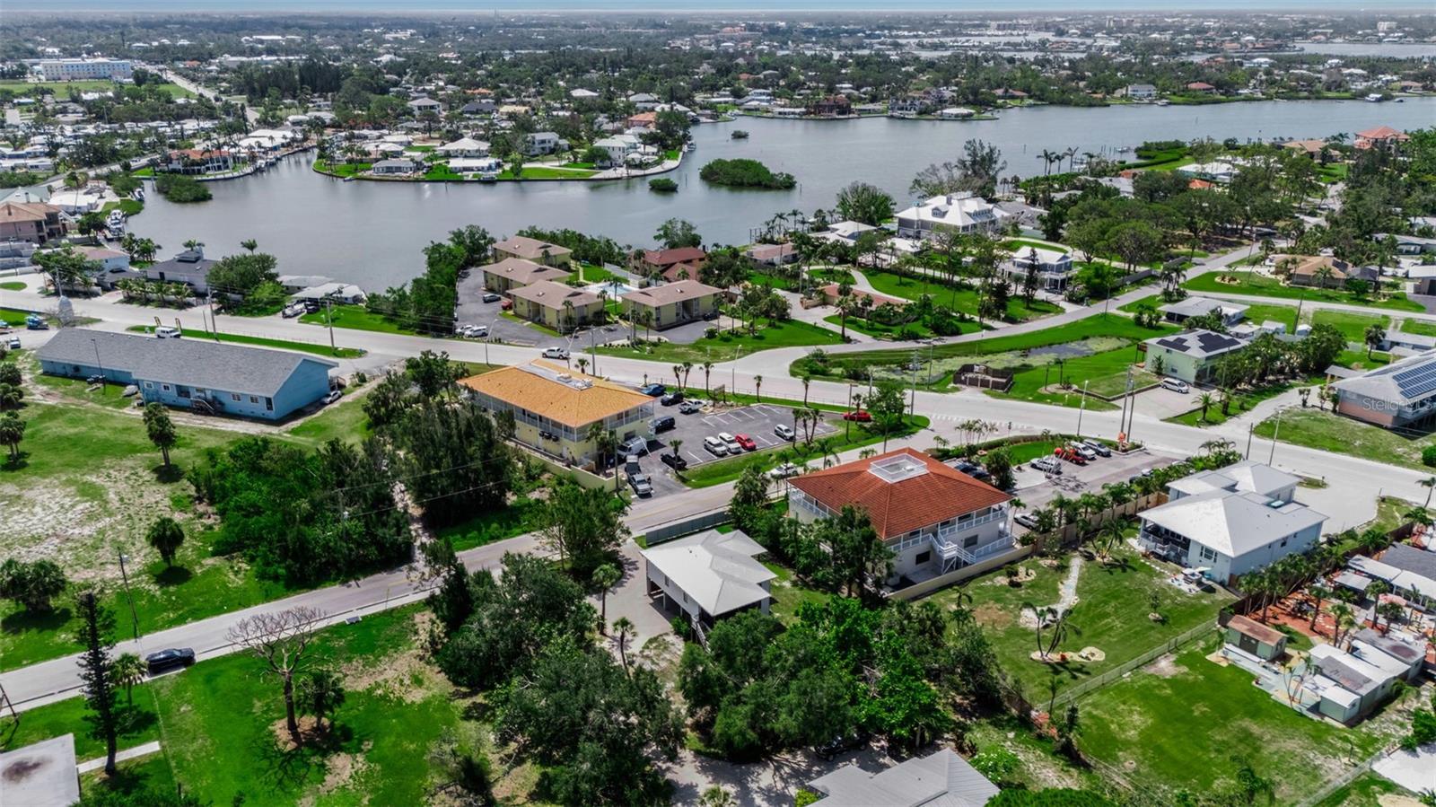 Image 12 of 94 For 105 Shore Road