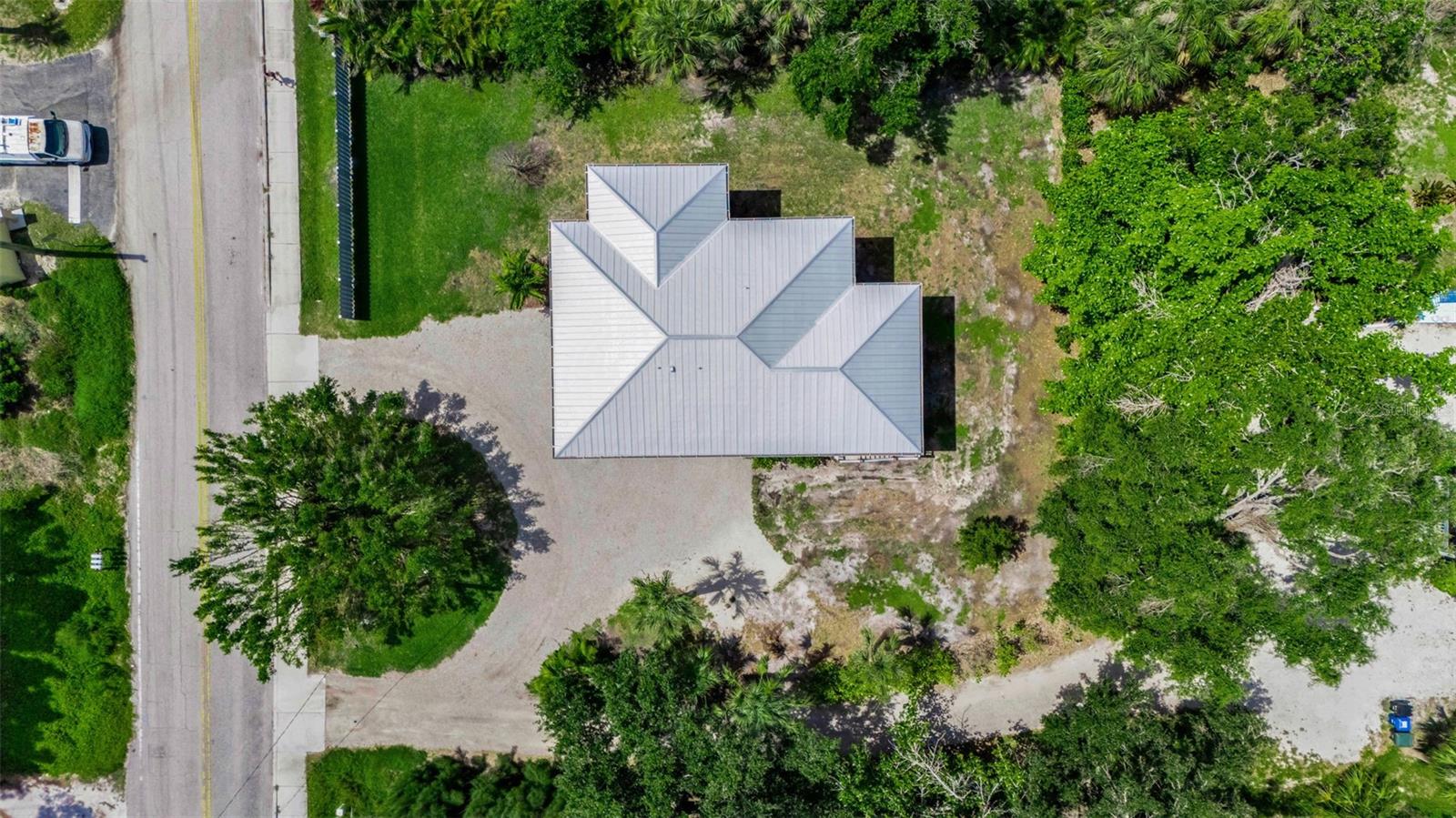 Image 18 of 94 For 105 Shore Road