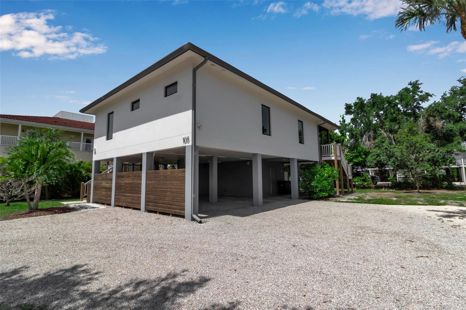 Image 28 of 94 For 105 Shore Road