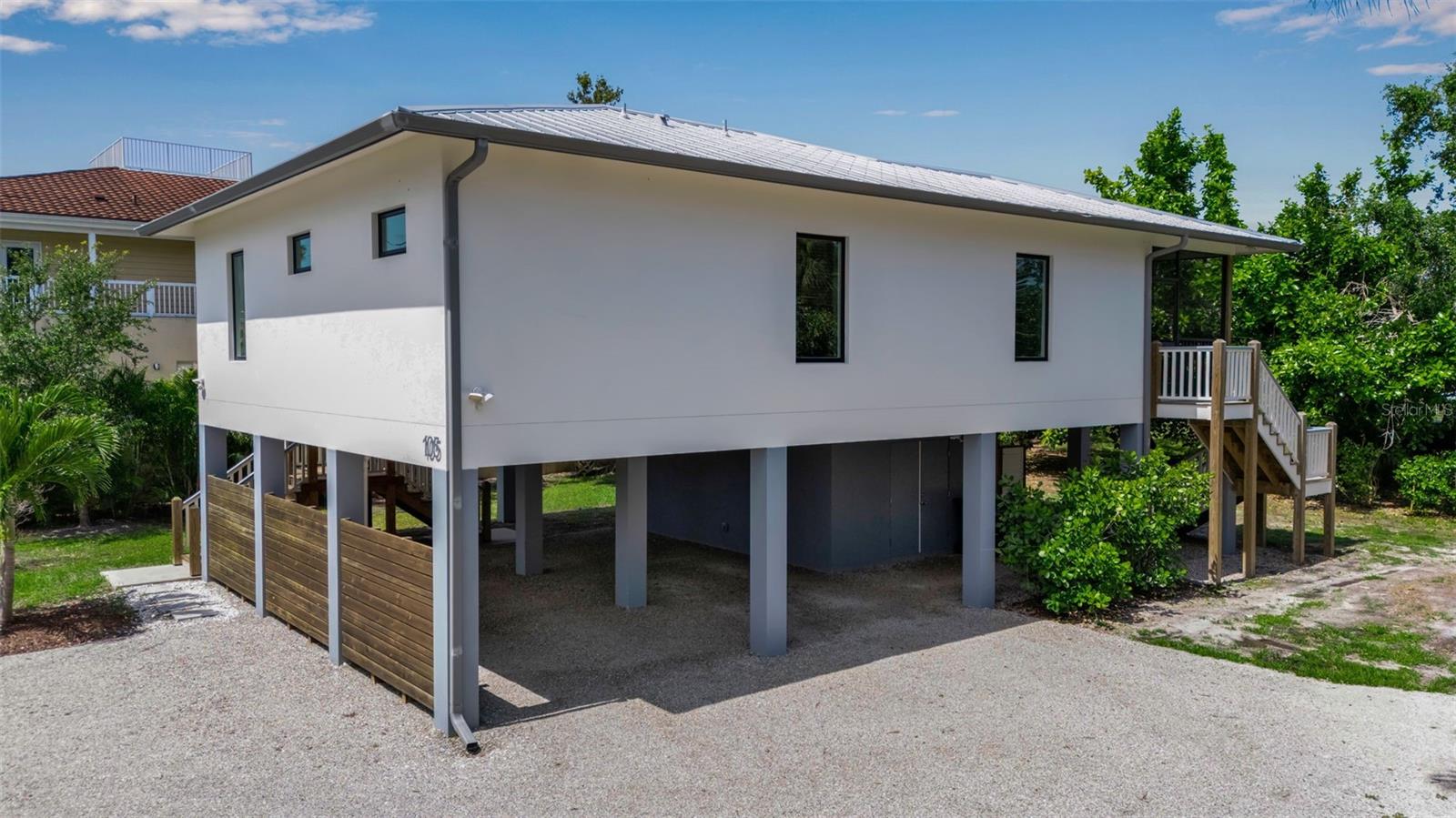 Image 3 of 94 For 105 Shore Road