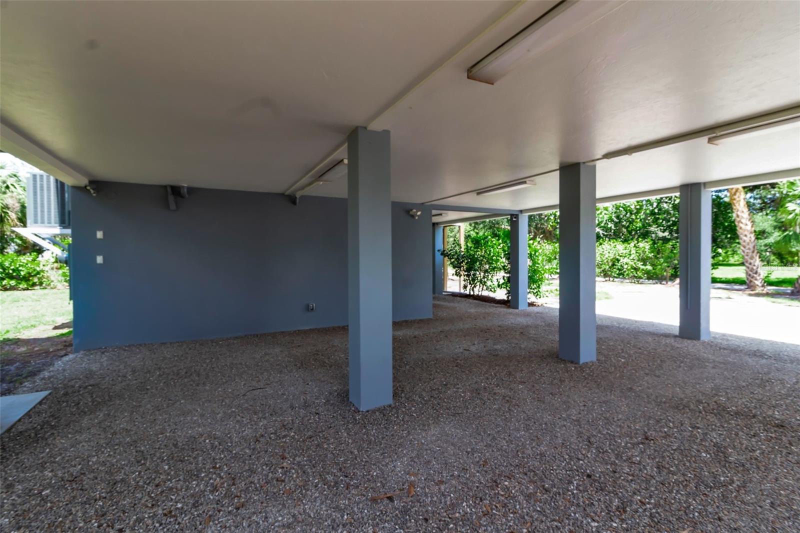 Image 32 of 94 For 105 Shore Road