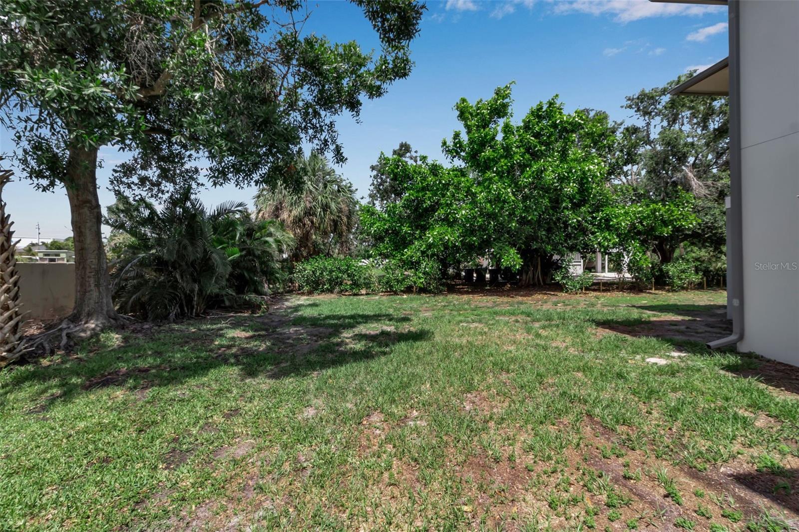 Image 33 of 94 For 105 Shore Road