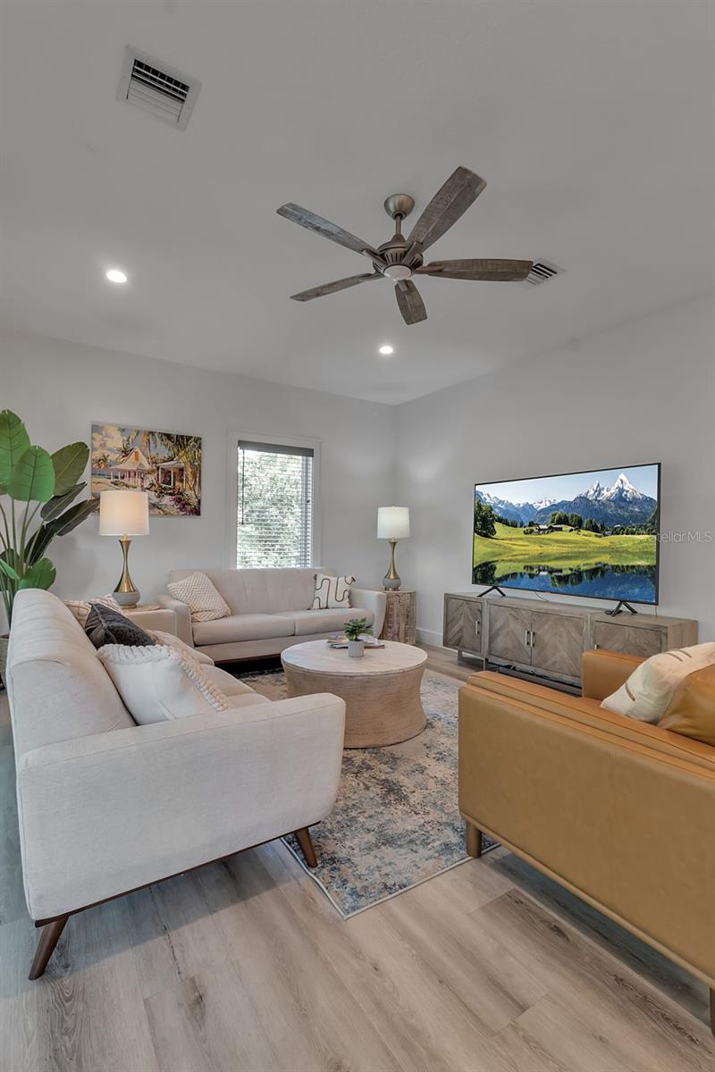 Image 57 of 94 For 105 Shore Road