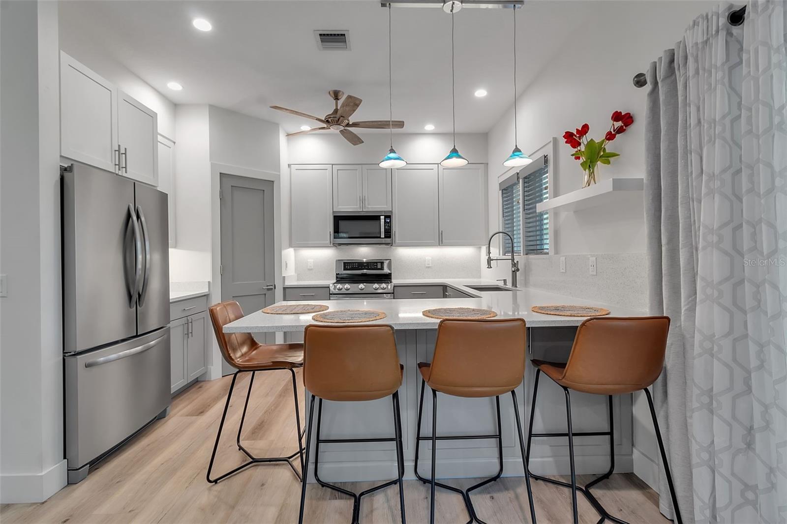 Image 59 of 94 For 105 Shore Road