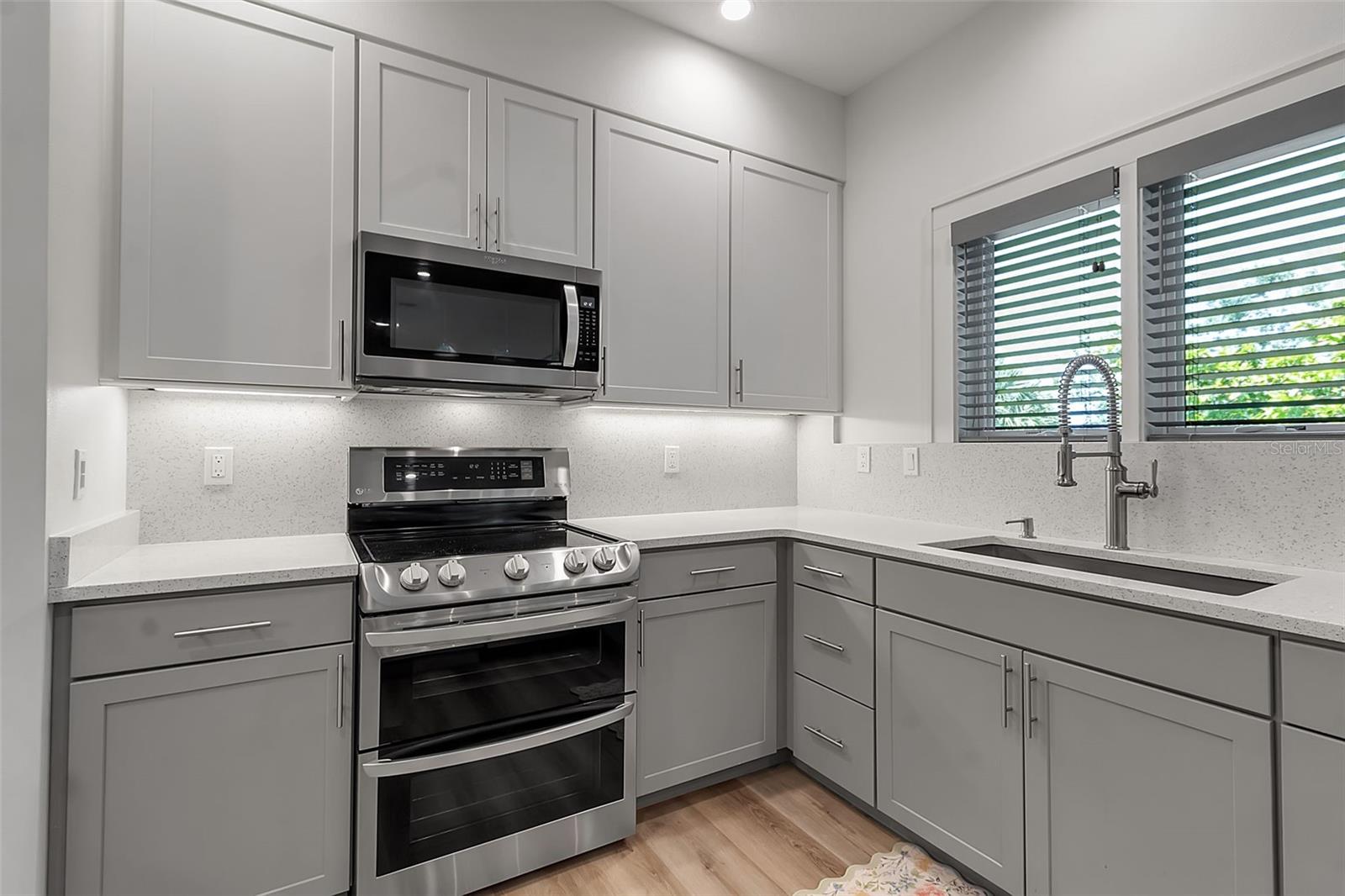 Image 64 of 94 For 105 Shore Road