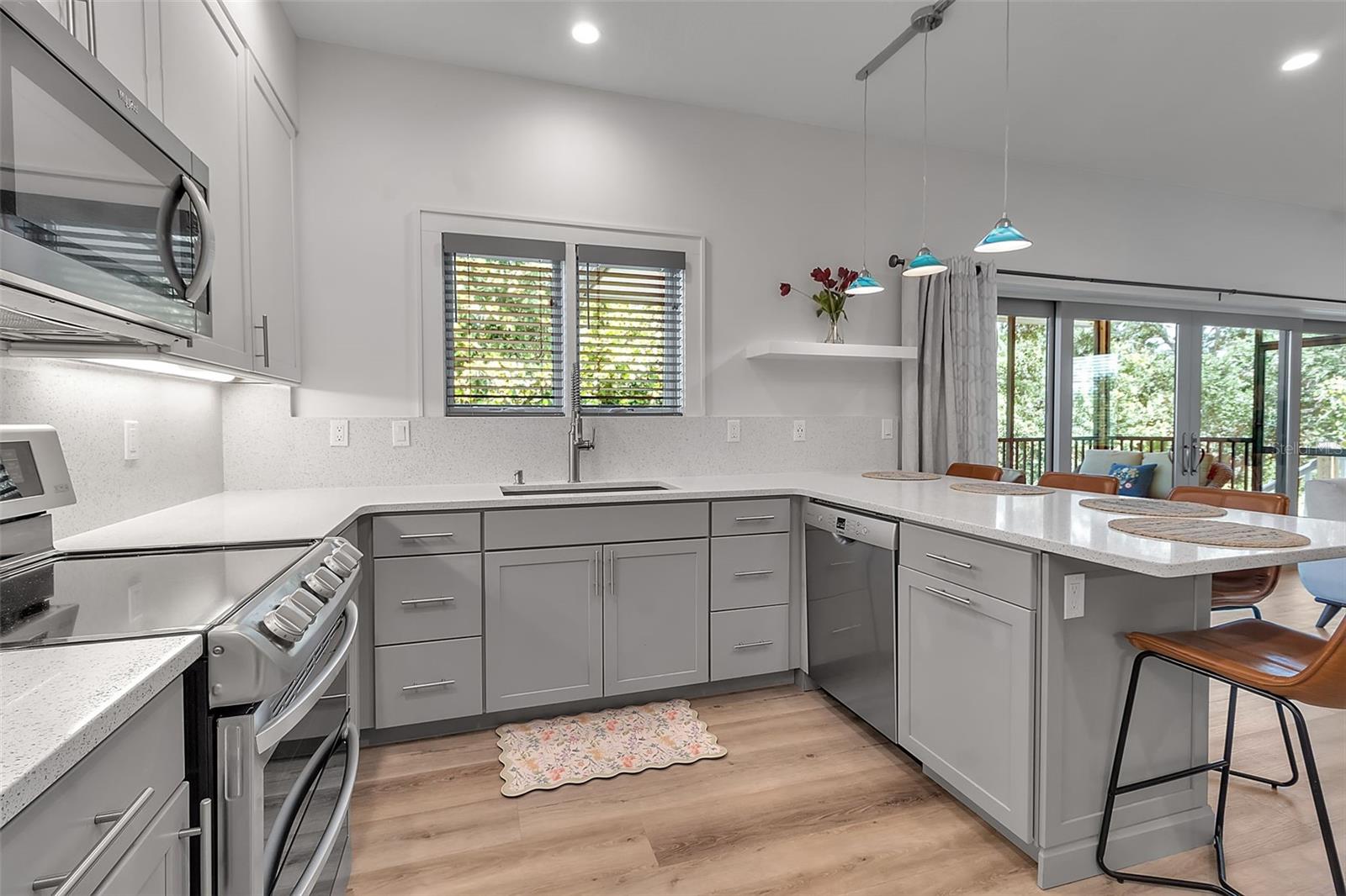 Image 66 of 94 For 105 Shore Road