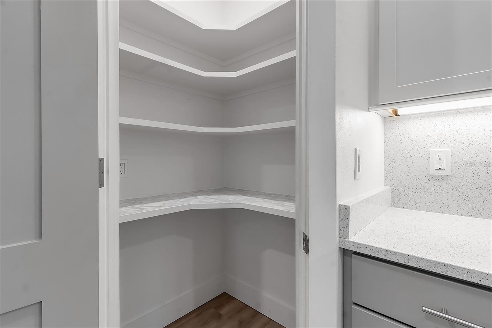 Image 67 of 94 For 105 Shore Road