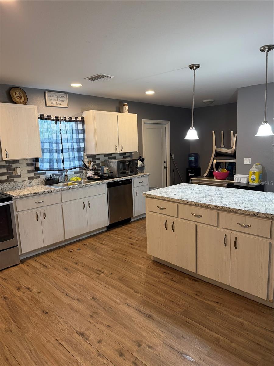 Image 2 of 16 For 1224 Carnahan Avenue