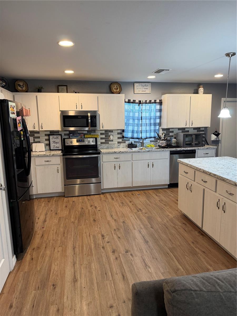 Image 3 of 16 For 1224 Carnahan Avenue