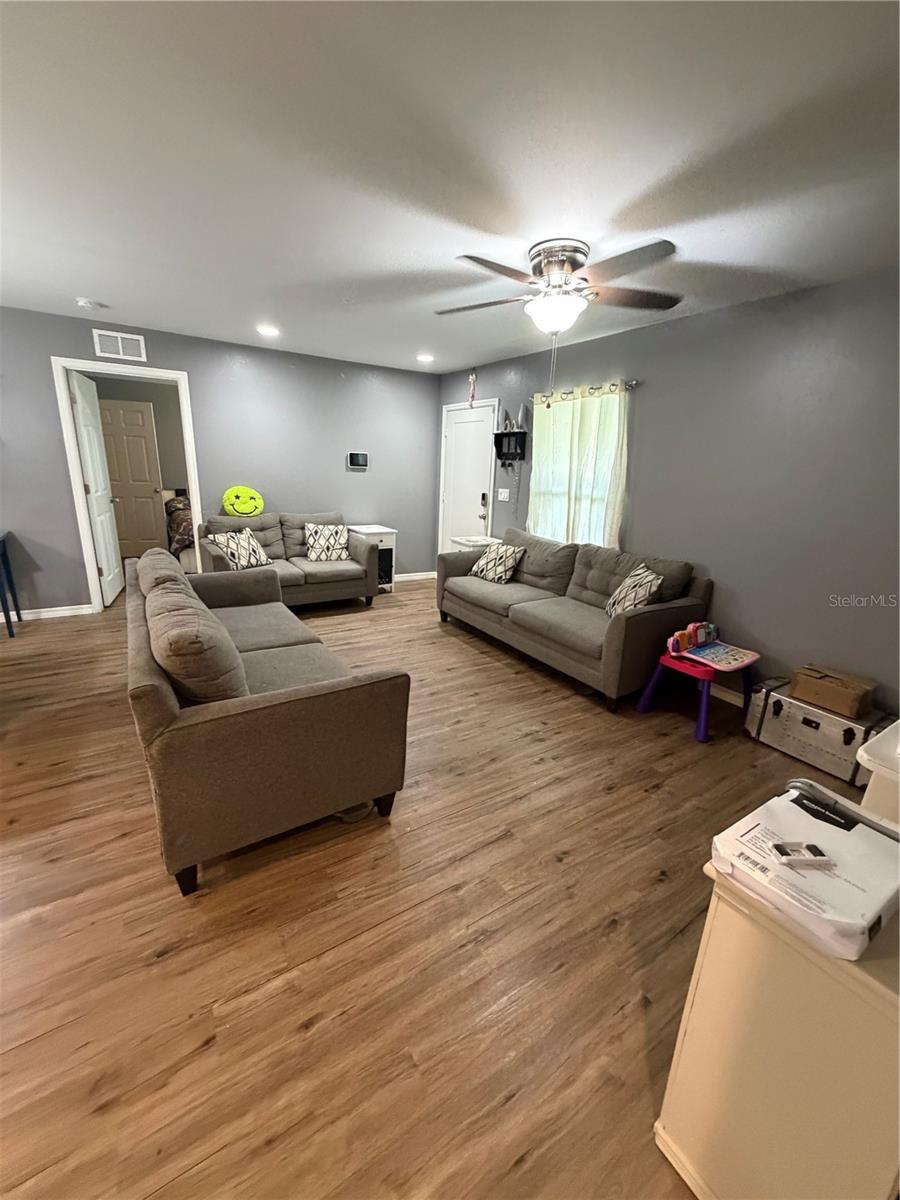 Image 5 of 16 For 1224 Carnahan Avenue