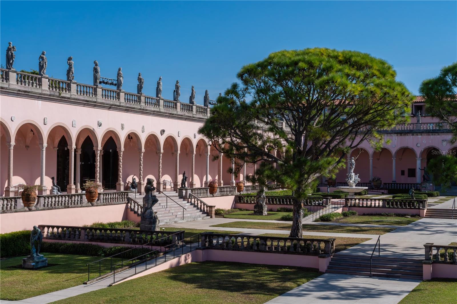 Image 11 of 12 For 1390 Main Street  1505