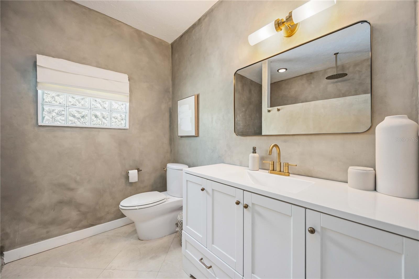 Image 17 of 32 For 2381 Florinda Street