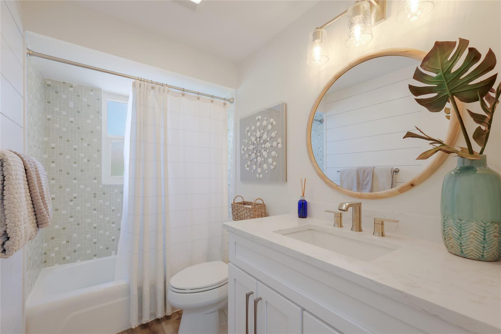 Image 22 of 46 For 517 70th Street