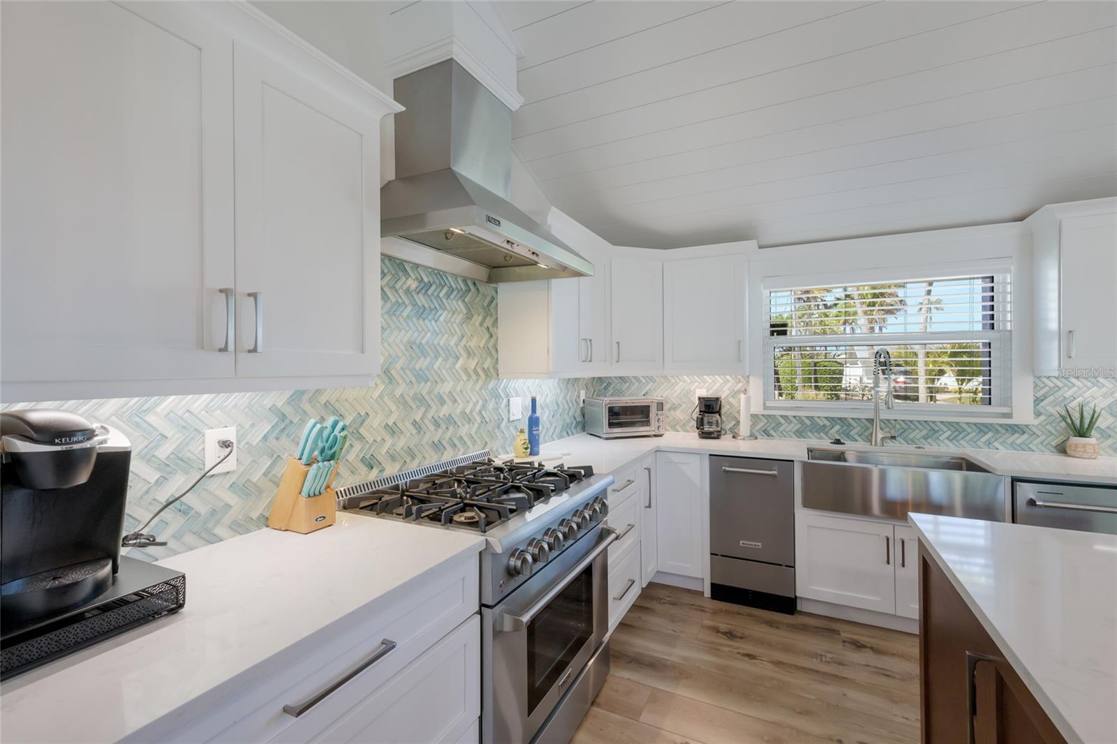 Image 9 of 46 For 517 70th Street