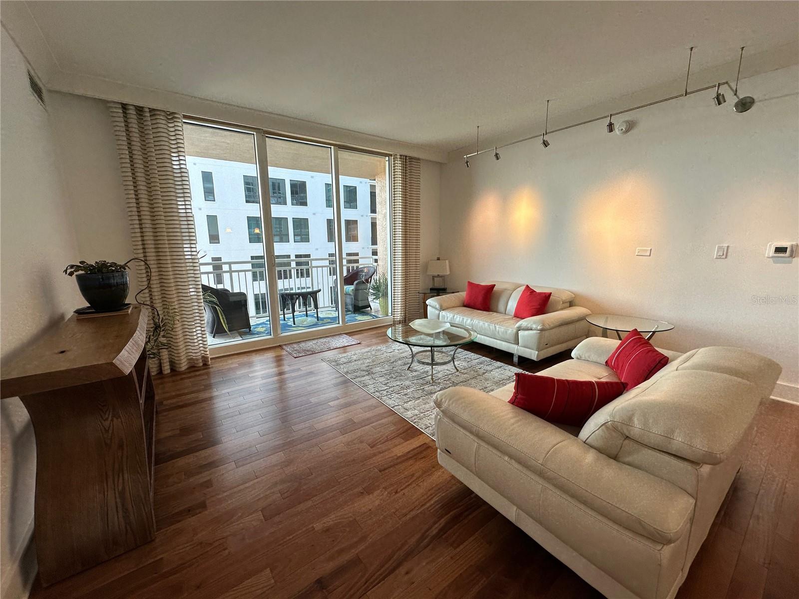 Image 30 of 69 For 1350 Main Street 1401