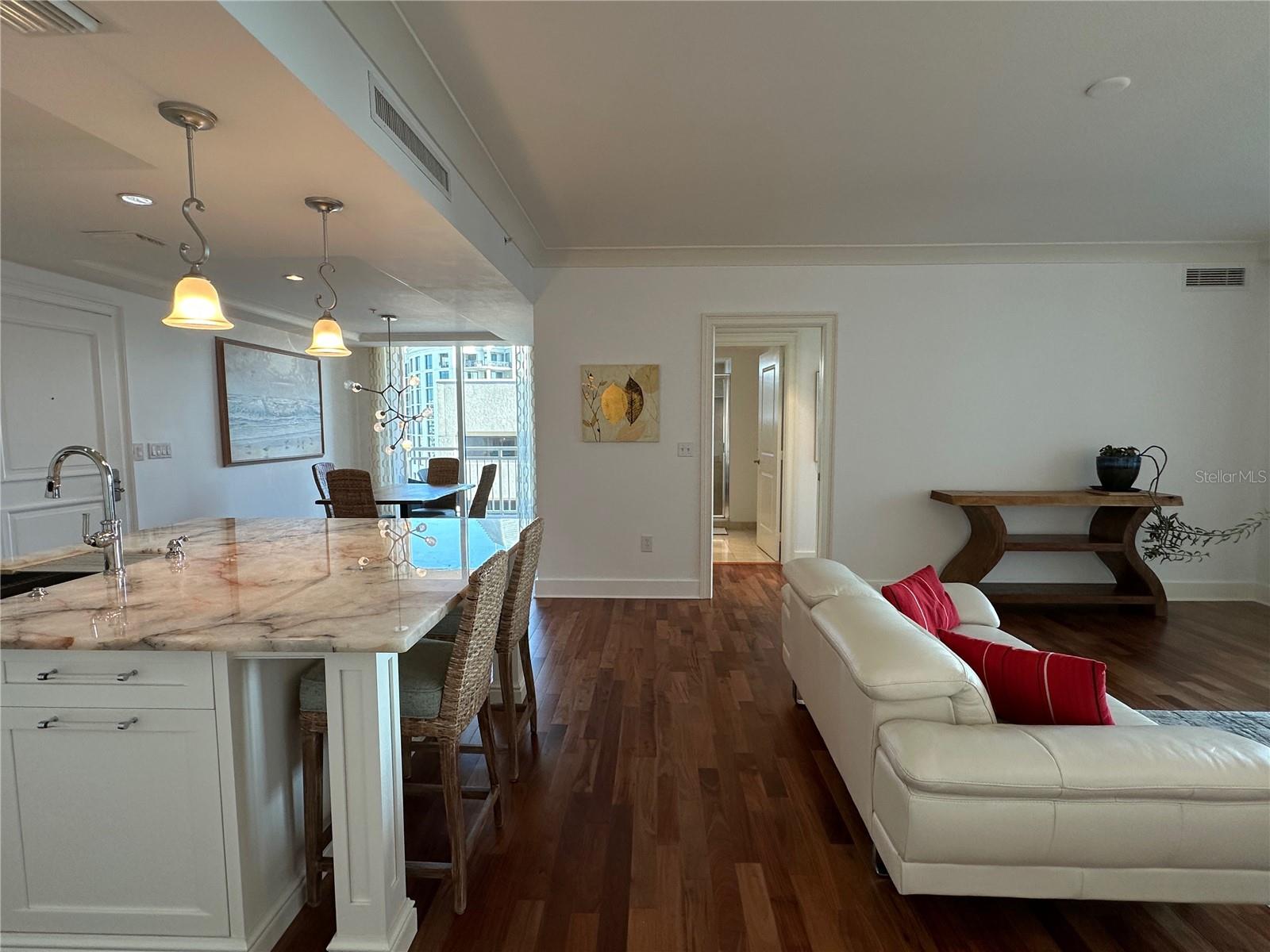 Image 6 of 69 For 1350 Main Street 1401