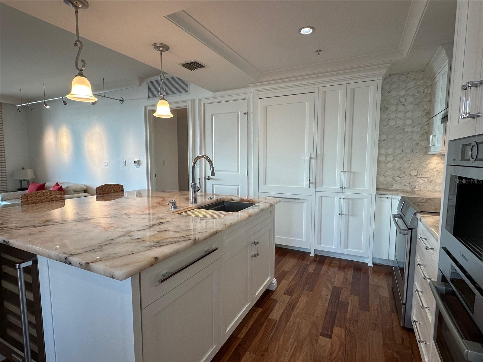 Image 7 of 69 For 1350 Main Street 1401