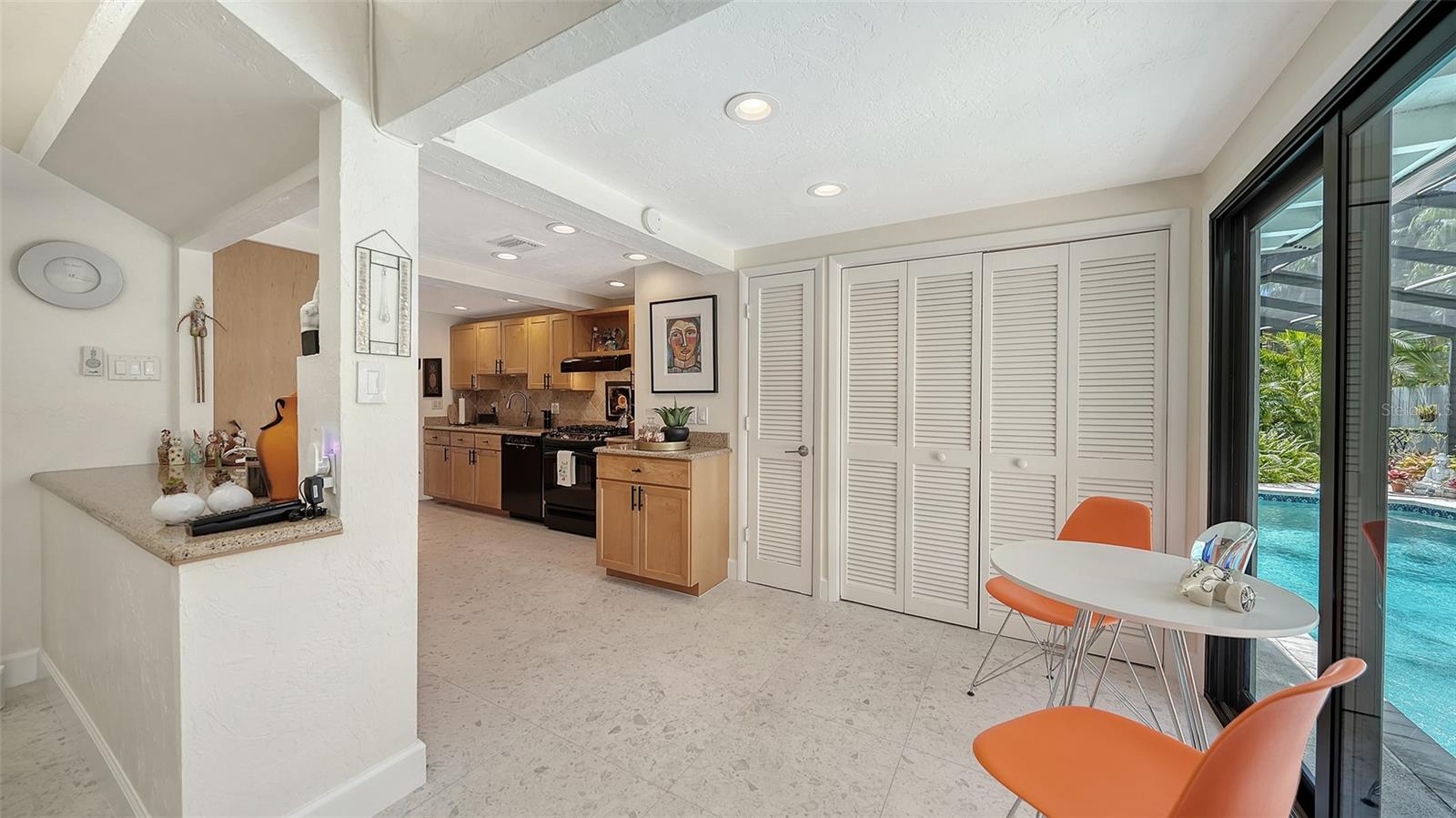 Image 14 of 53 For 1855 Sherwood Street