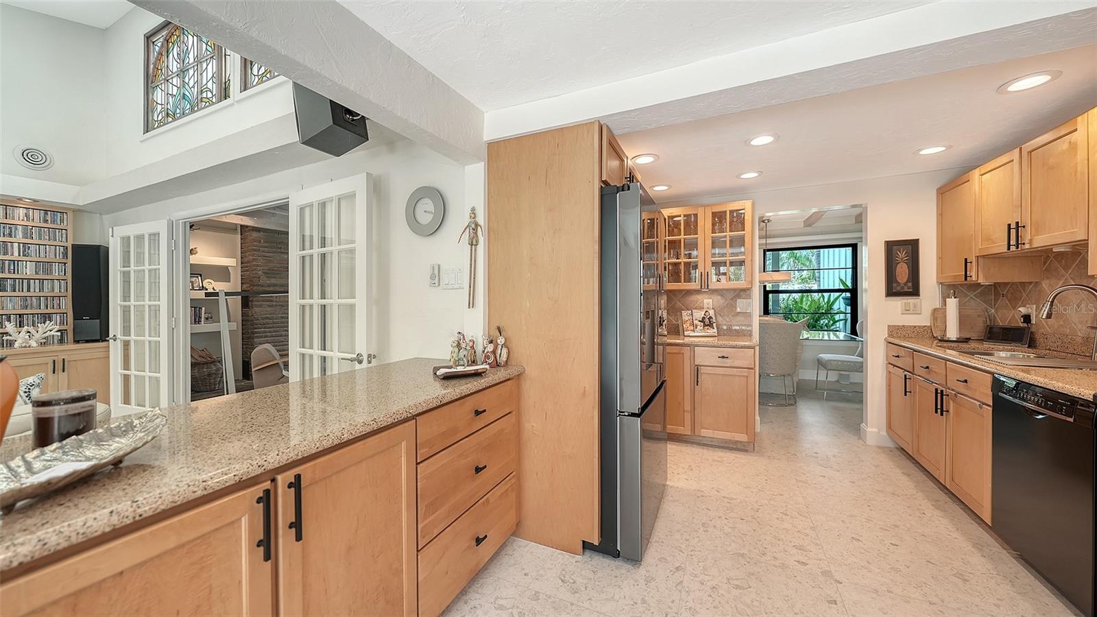 Image 16 of 53 For 1855 Sherwood Street