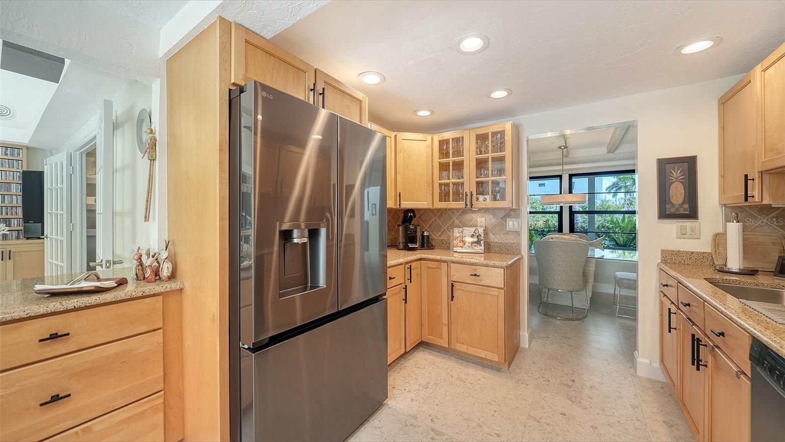 Image 17 of 53 For 1855 Sherwood Street