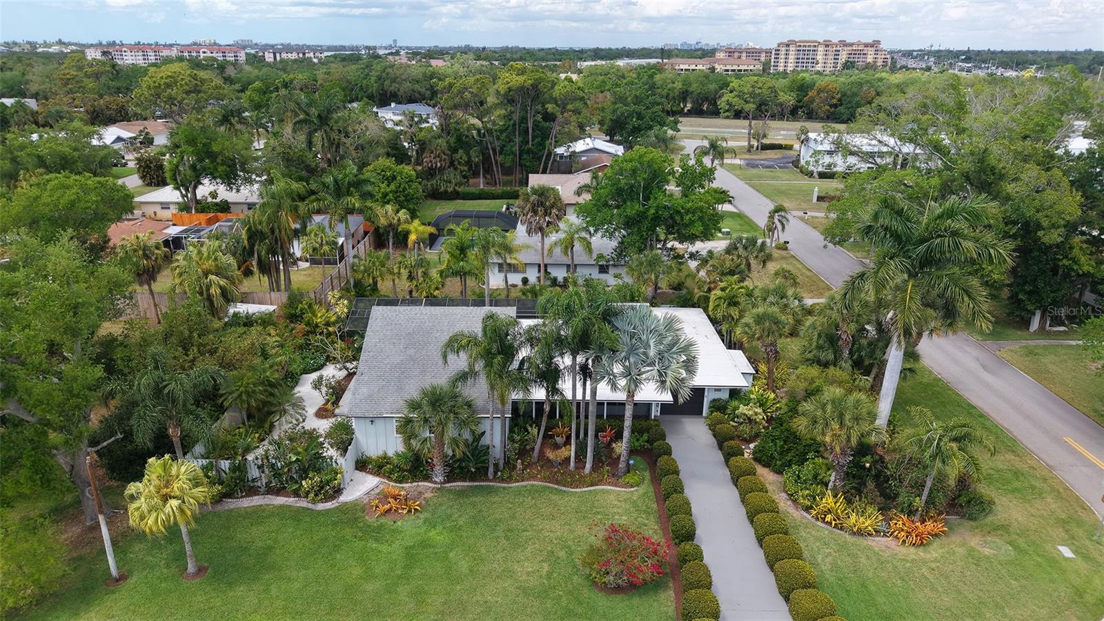 Image 3 of 53 For 1855 Sherwood Street