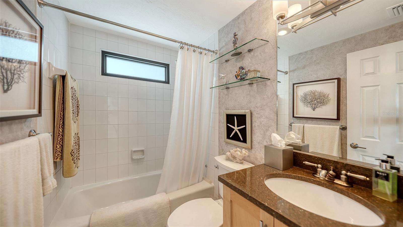 Image 34 of 53 For 1855 Sherwood Street