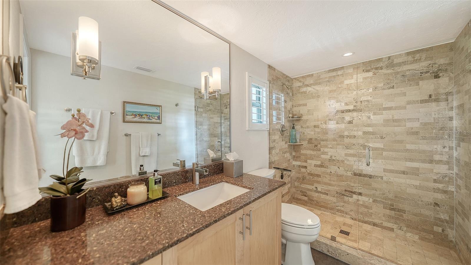 Image 38 of 53 For 1855 Sherwood Street